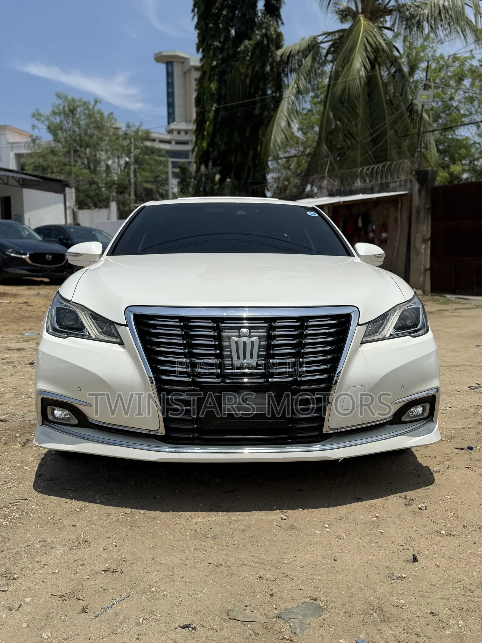 Toyota Crown 2018 White