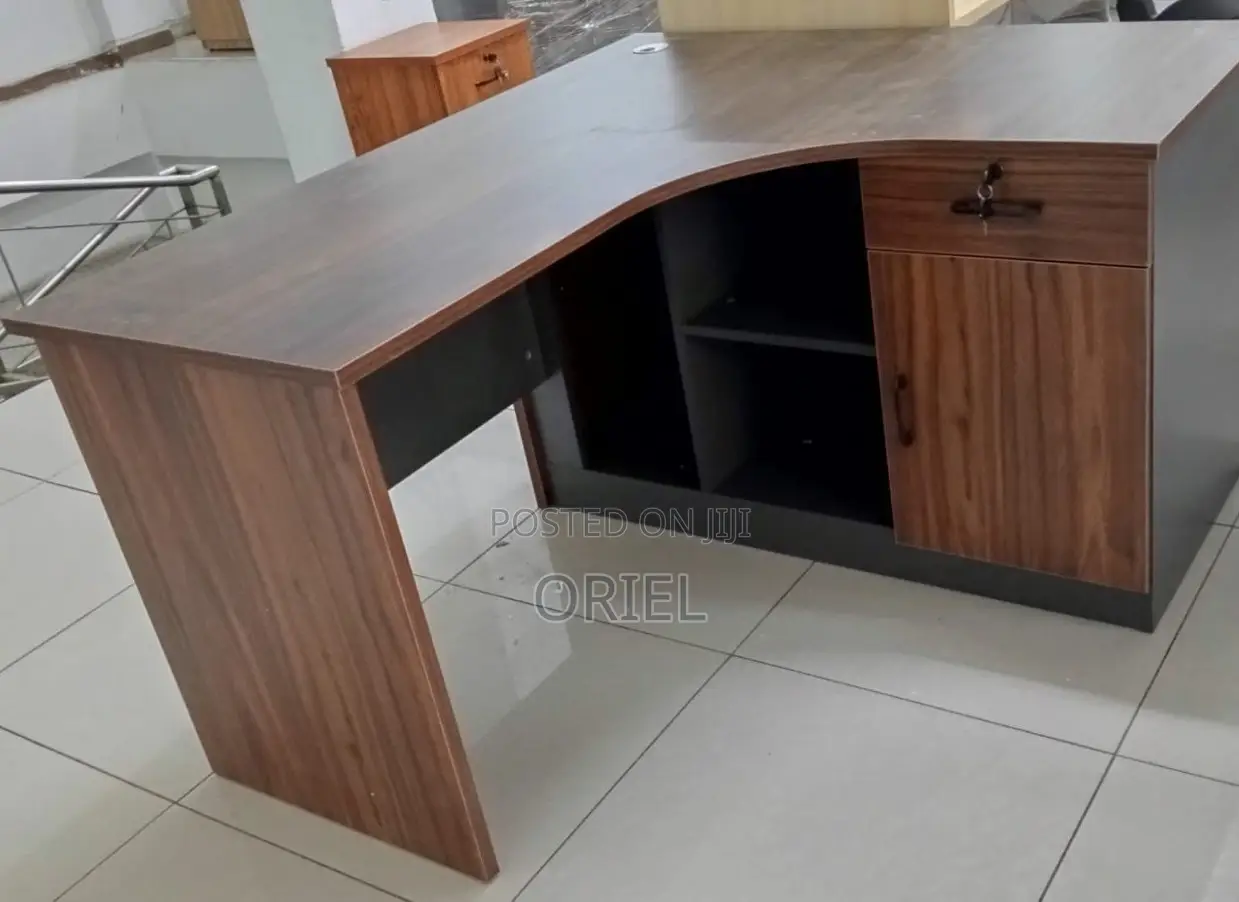 Office Desk : 1400mm Curved Executive Office Desk
