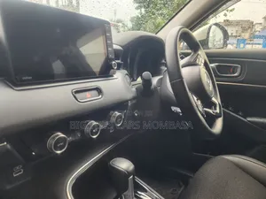 Honda Vezel 2021 Silver