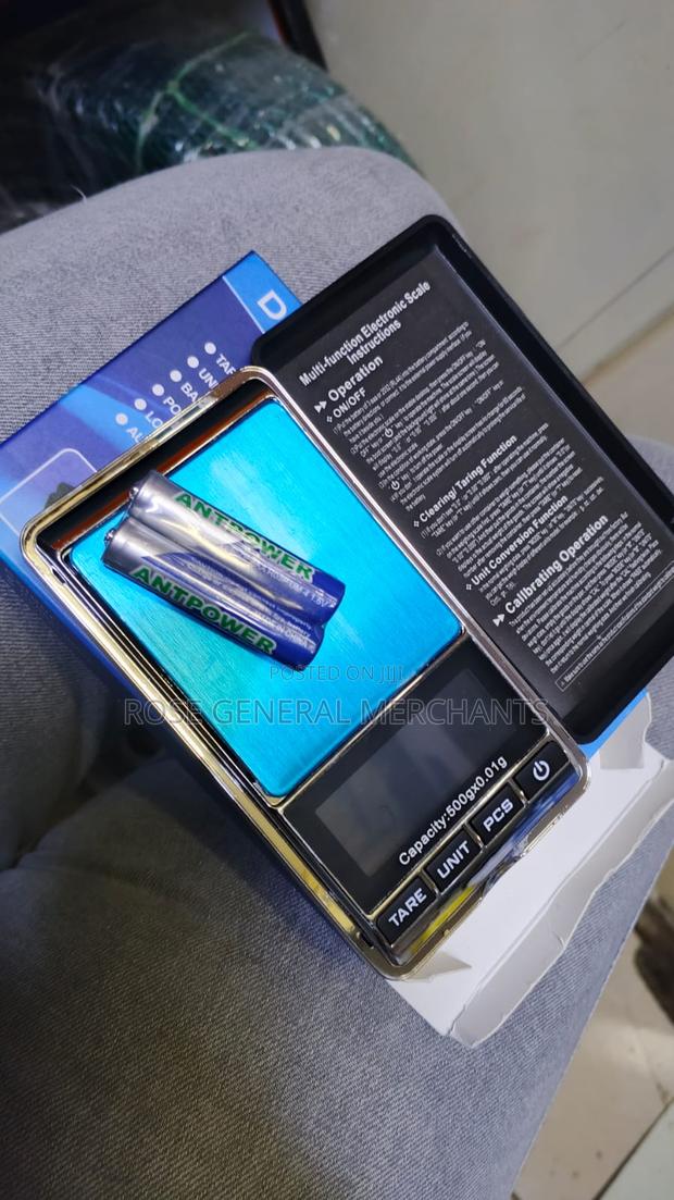 Pocket Scale With 2 Batteries - main view