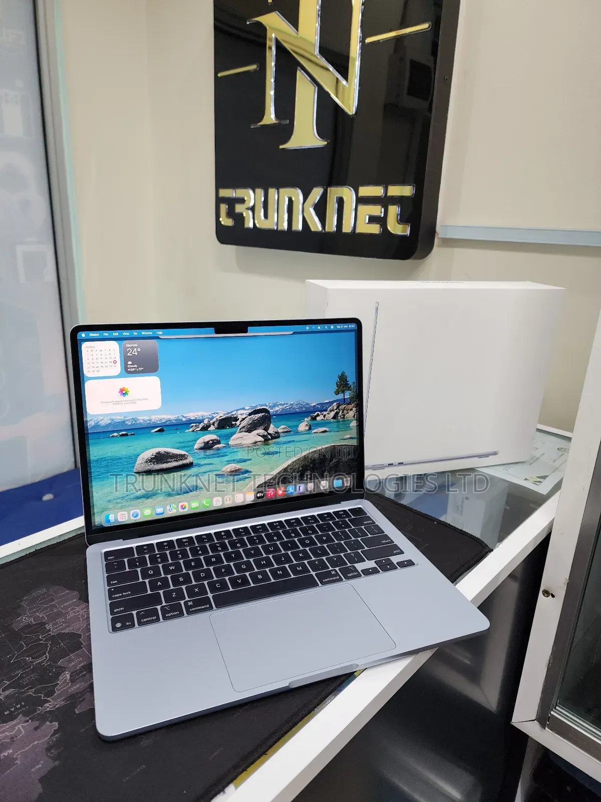 New Laptop Apple MacBook Air 2025 M4 13-inch 16GB Apple M4 SSD 256GB