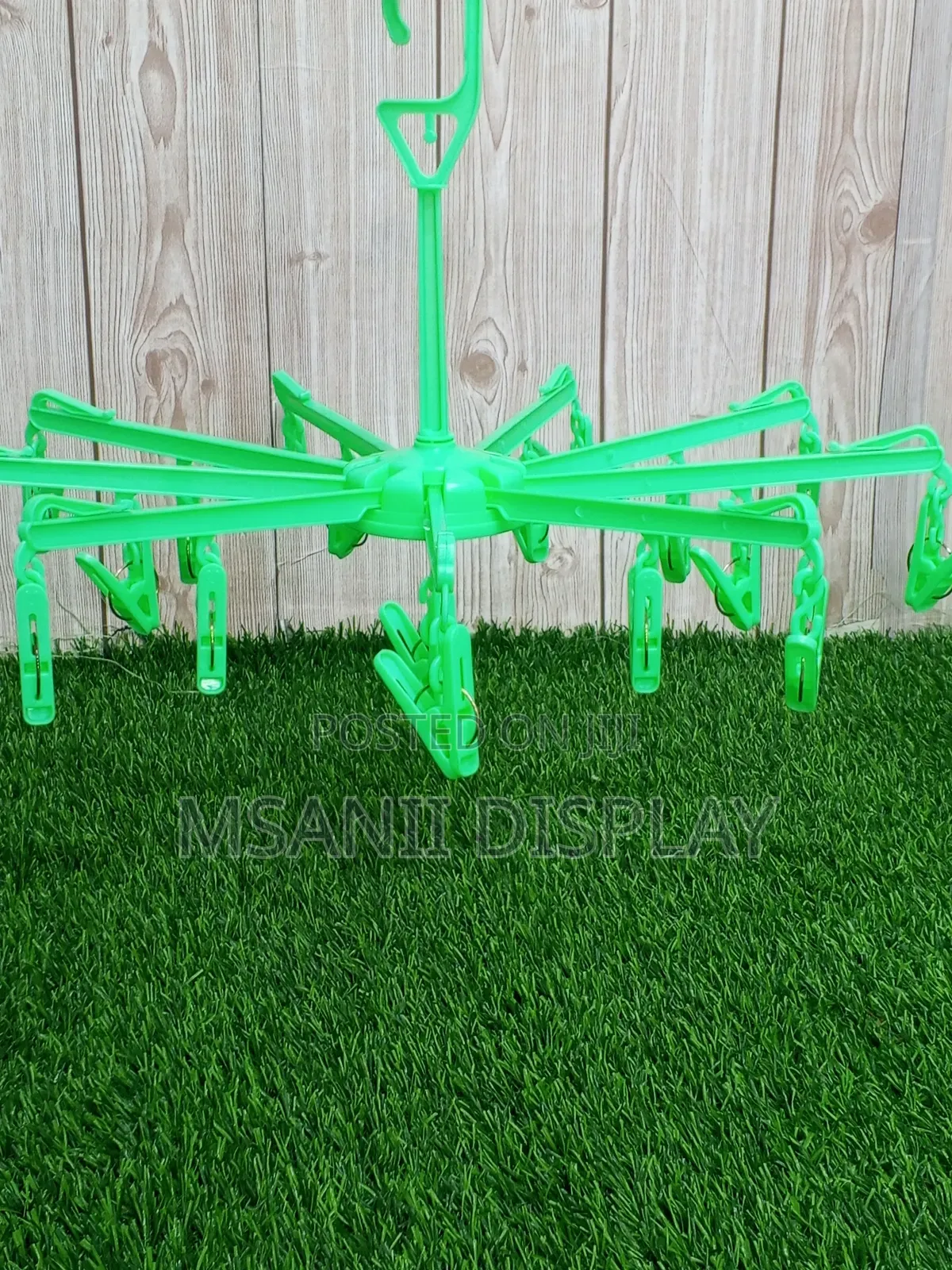 Rotating Pegs Hanger