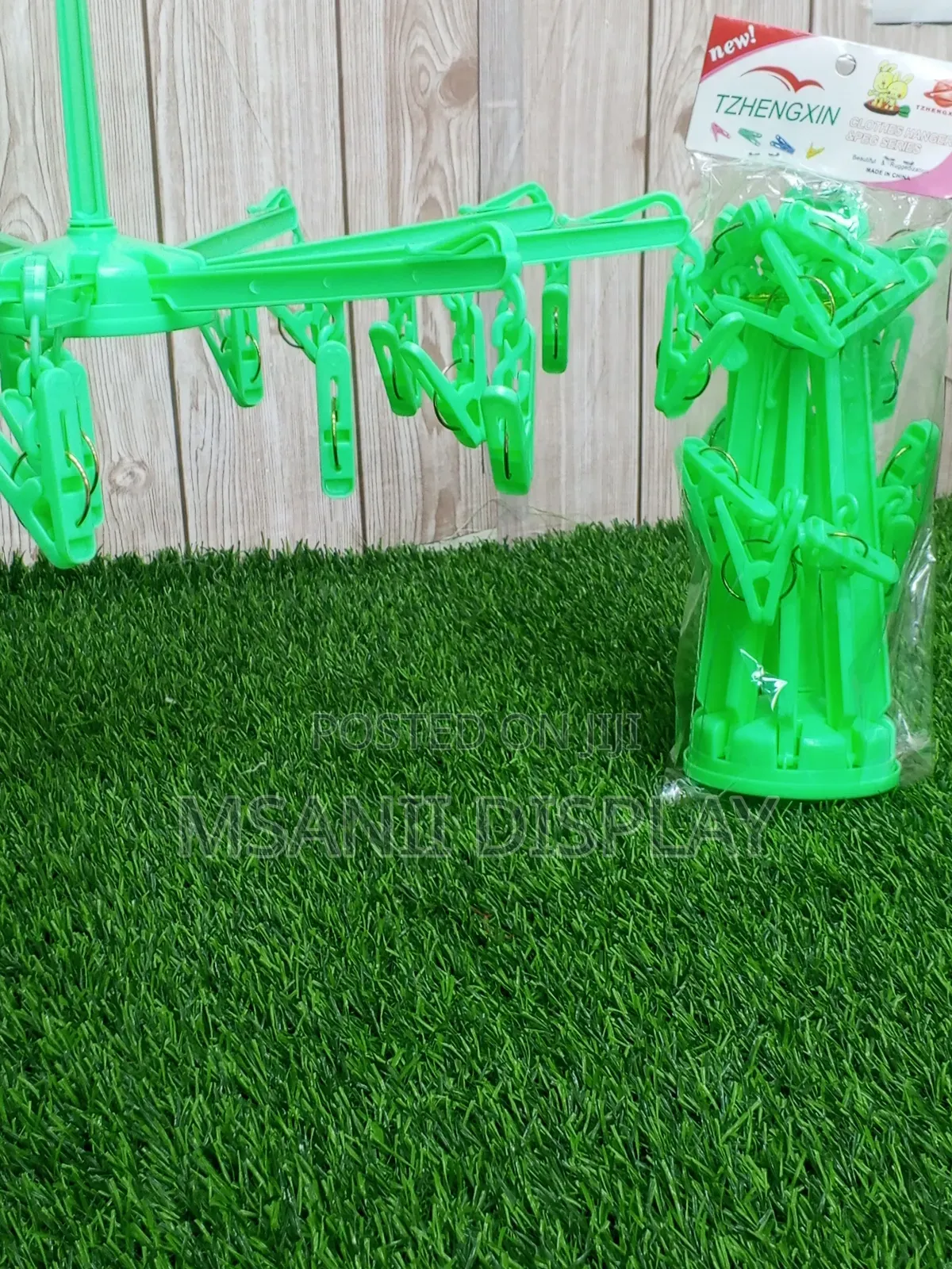 Rotating Pegs Hanger