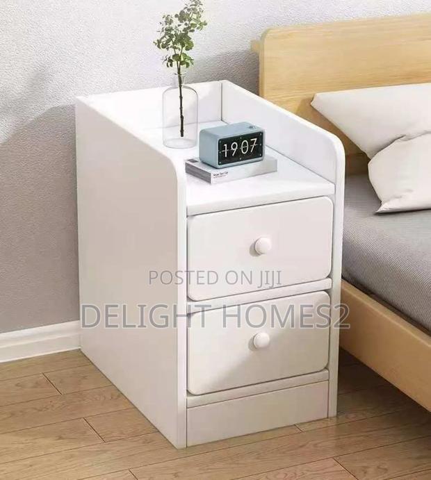 Bedside Table_la - main view