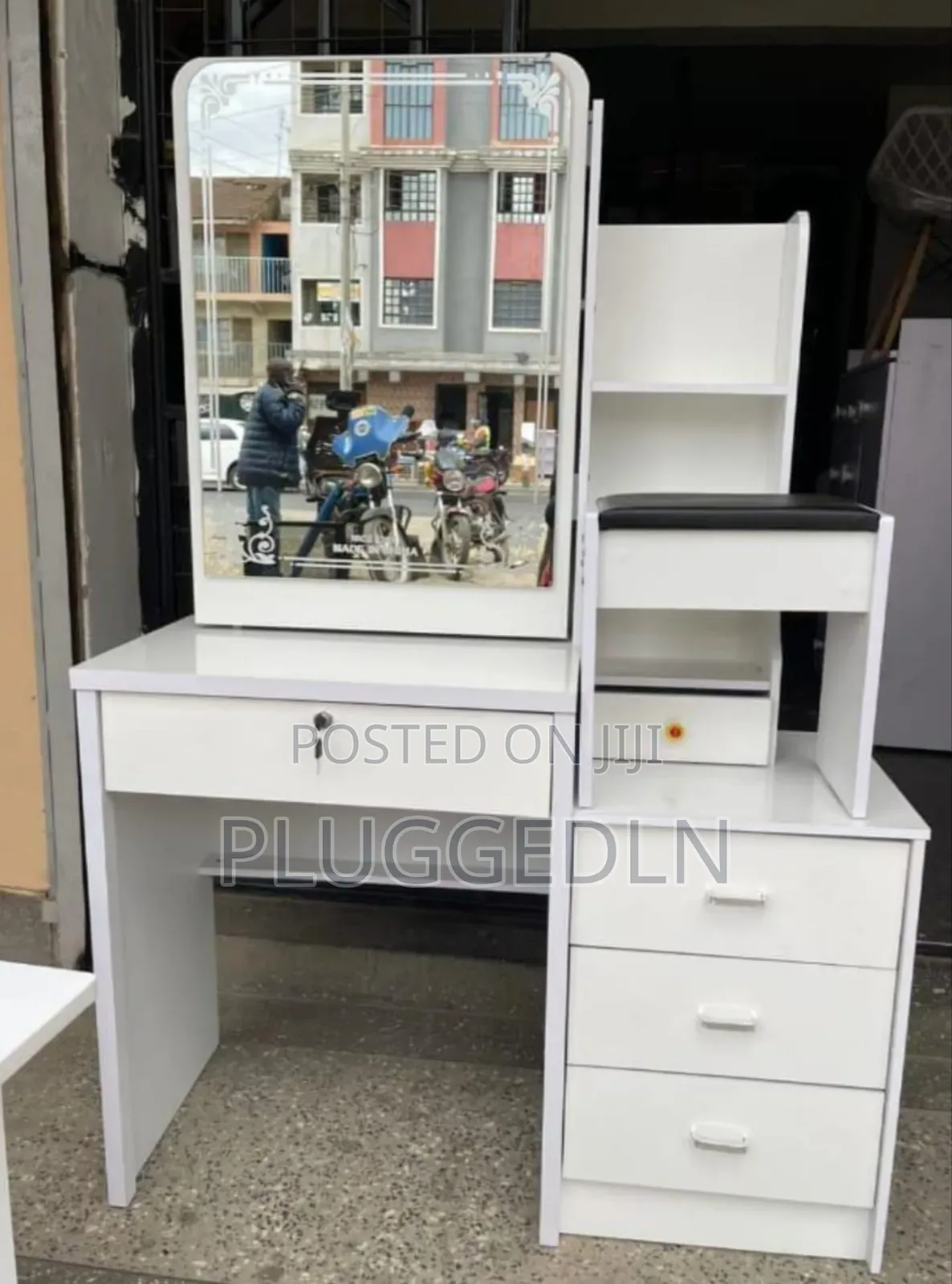 Dressing Table With Sliding Mirror .