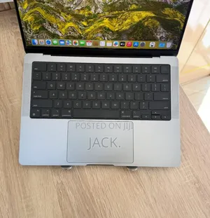 Laptop Apple MacBook Pro 2023 M2 Max 64GB Apple M2 SSD 4T