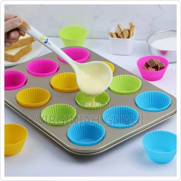 *12pcs Silicon Reusable Moulds With Cup Cake Baking Mould