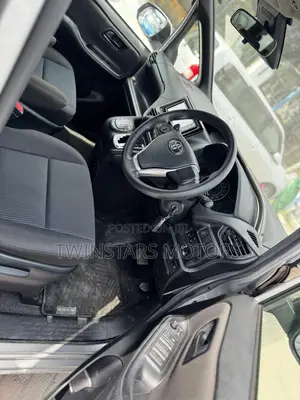 Toyota Noah 2.0 FWD (8 Seater) 2020 Silver