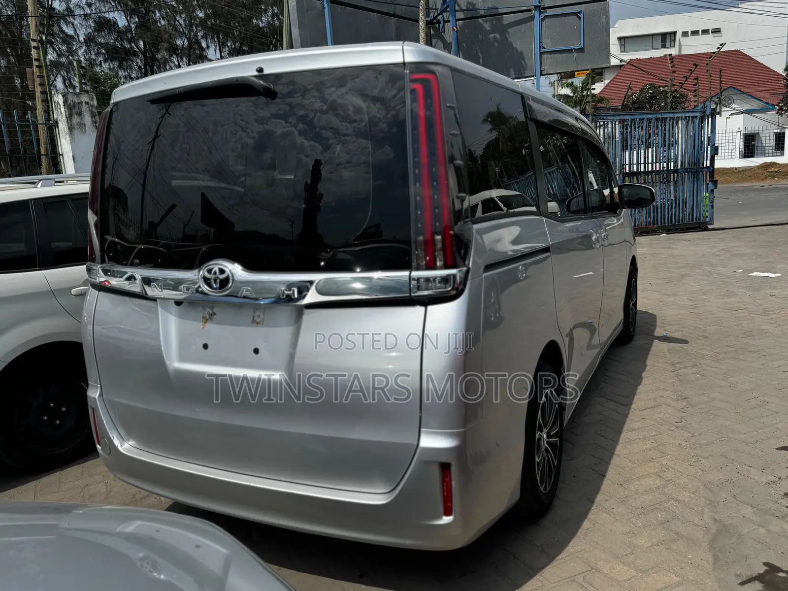 Toyota Noah 2.0 FWD (8 Seater) 2020 Silver