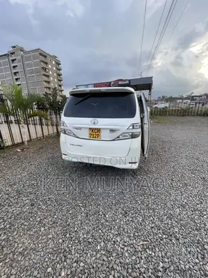 Toyota Vellfire 2009 White