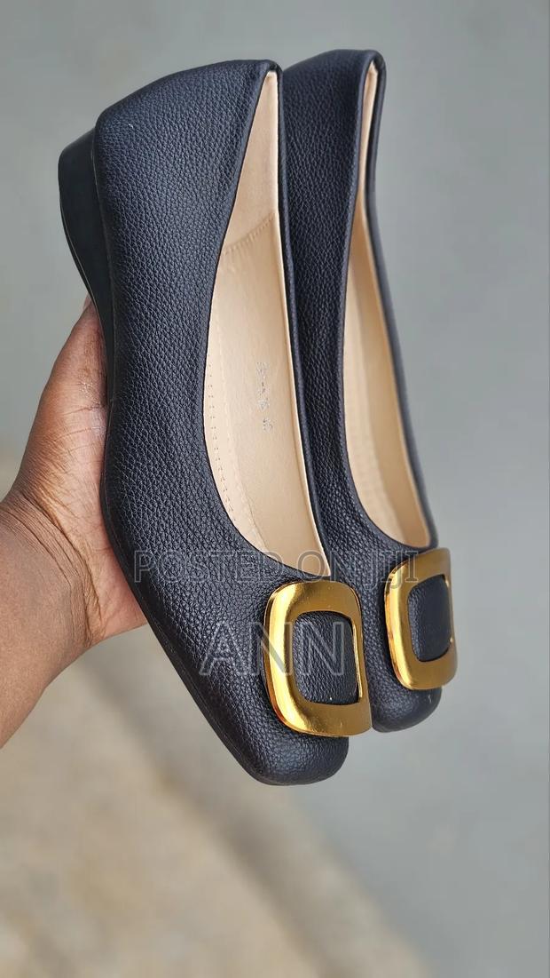 Comfortable Flats by Carvelar - main view