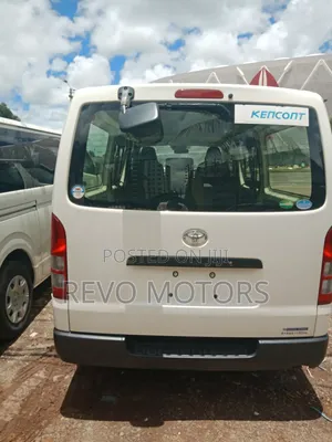 Toyota HiAce 2018 White