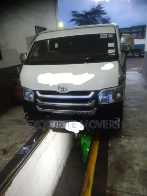Toyota HiAce 2008 White