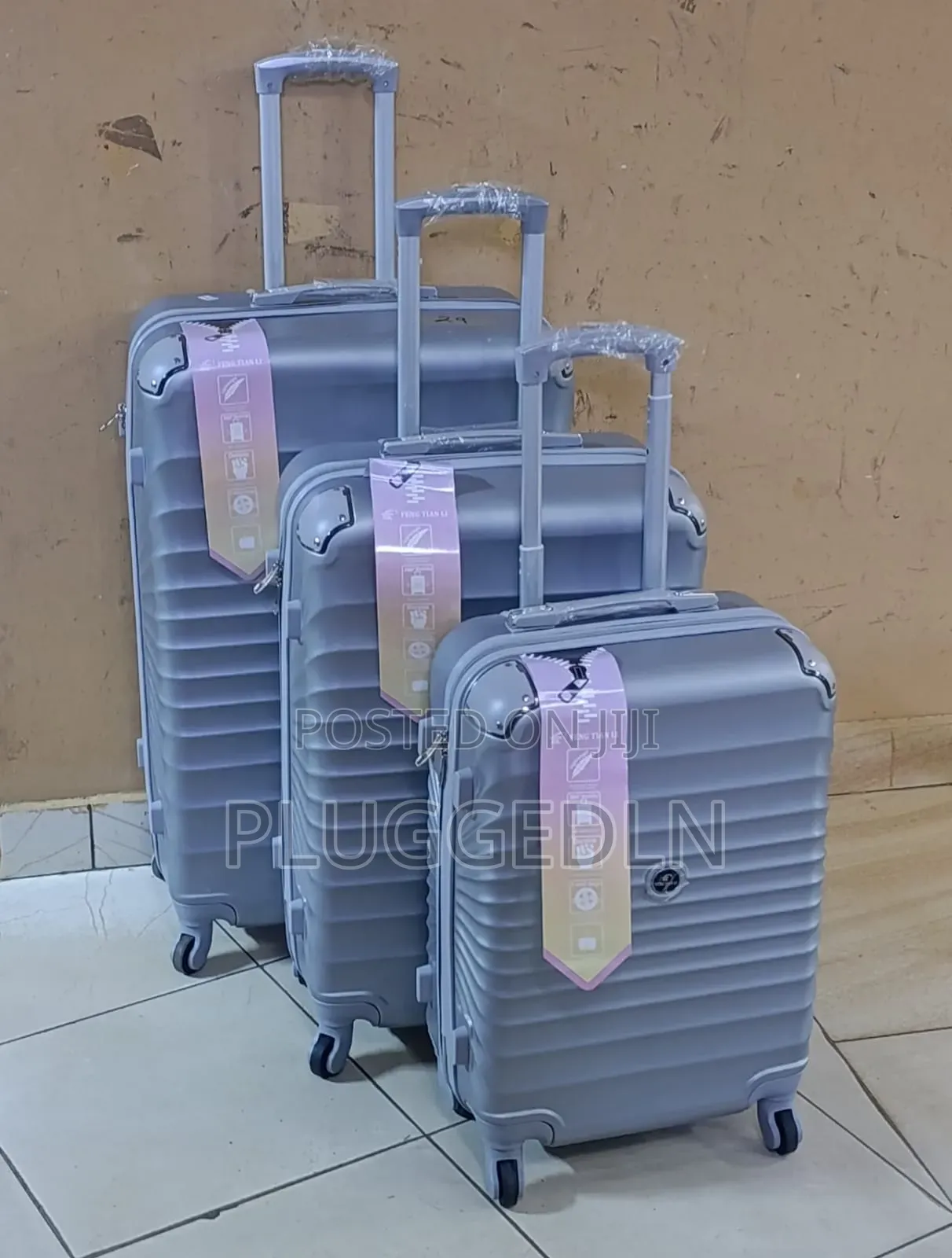 3 in 1 Luxurious Fibre Suitcase* - Size 4.