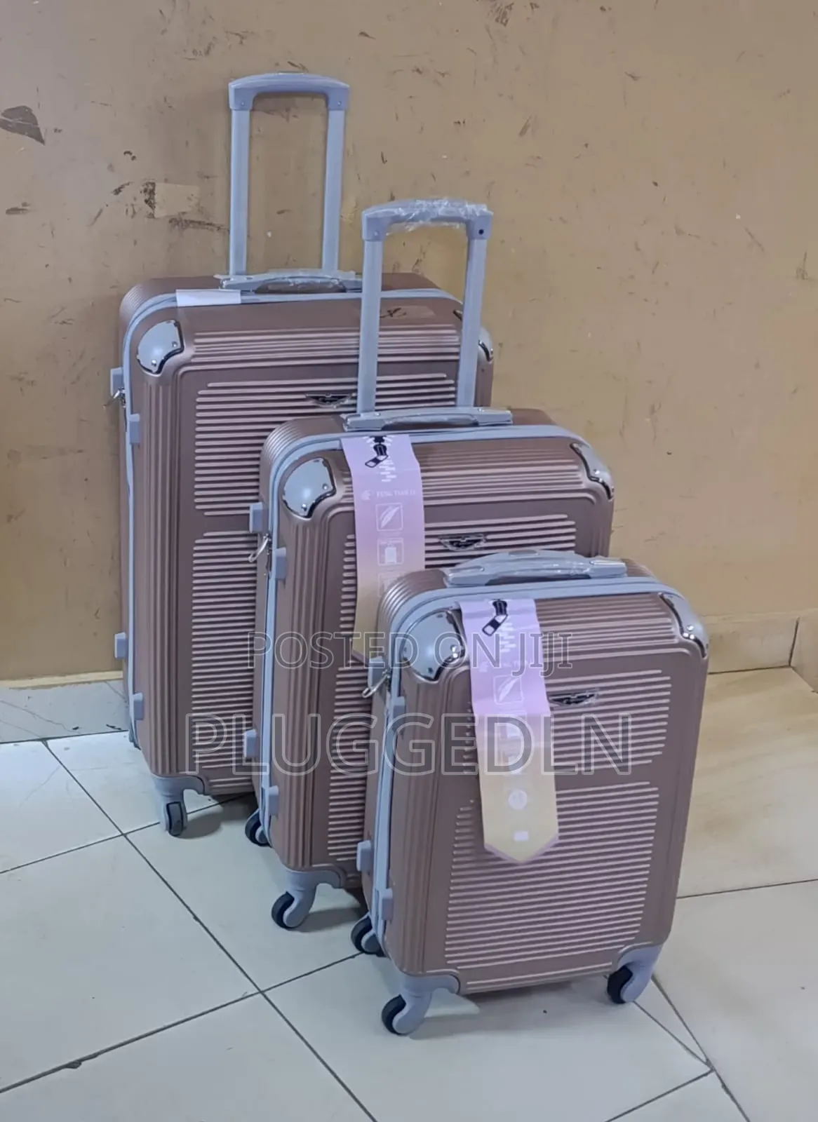 3 in 1 Luxurious Fibre Suitcase* - Size 4.
