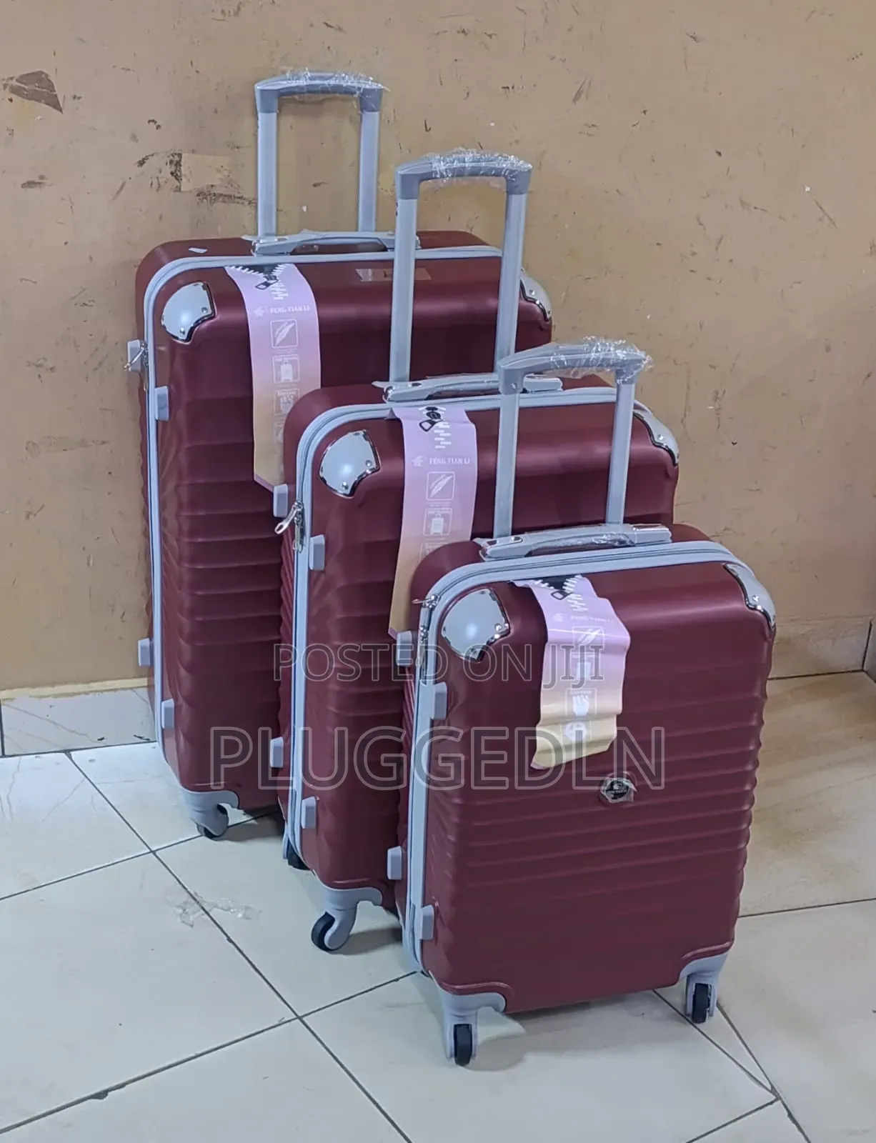 3 in 1 Luxurious Fibre Suitcase* - Size 4.