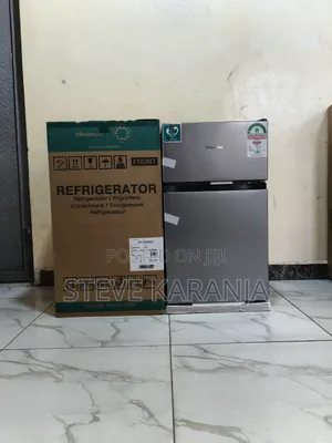 91l Hisense Fridge With a Top Mounted Freezer