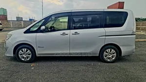 Nissan Serena 2015 Silver