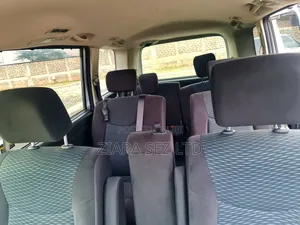 Nissan Serena 2015 Silver