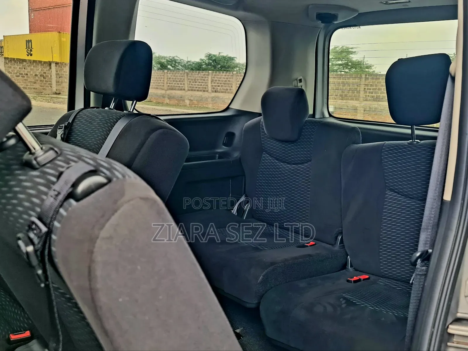Nissan Serena 2015 Silver