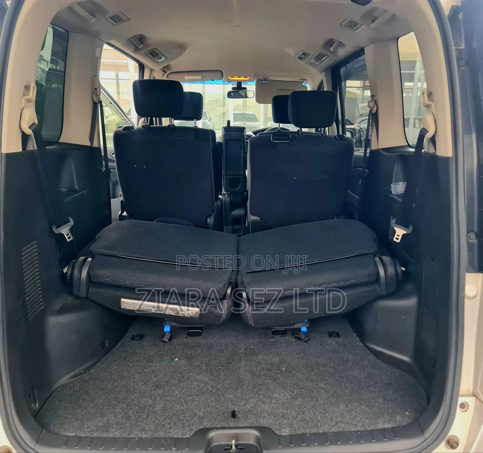 Nissan Serena 2015 Silver