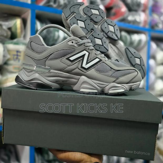 New Balance 9060 Unisex Sneakers - thumbnail 3