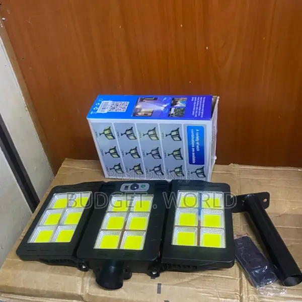 300w Smart Solar Light With Adjustable Panels