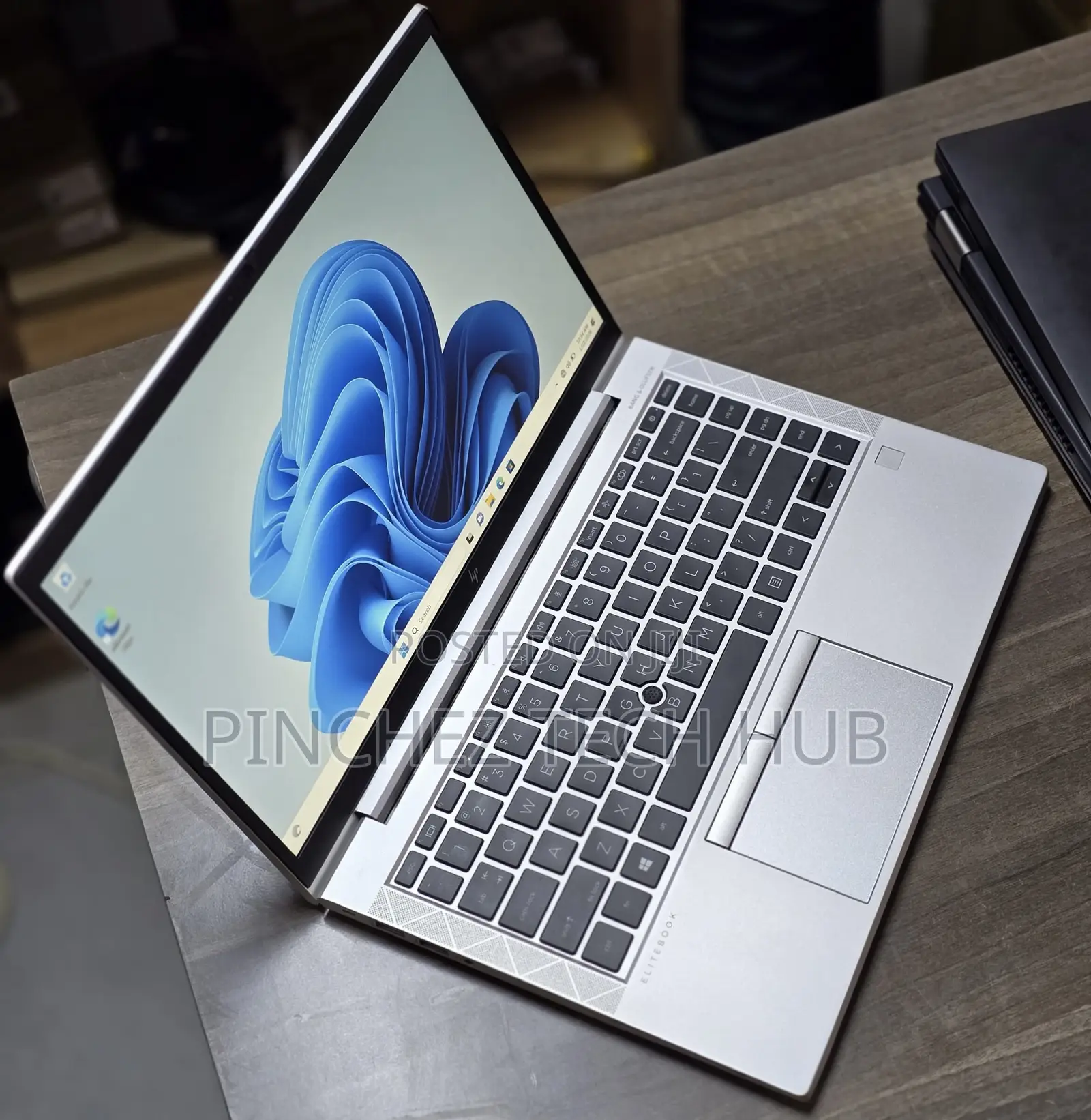 Laptop HP EliteBook 845 G8 16GB AMD Ryzen 5 SSD 256GB