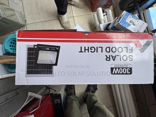 Solar Flood Light 300watts - thumbnail 2
