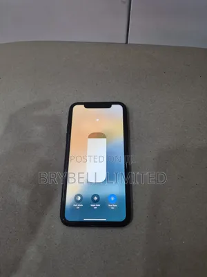 Apple XR 128 GB Black