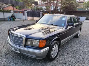 Mercedes-Benz 300E 1990 Blue