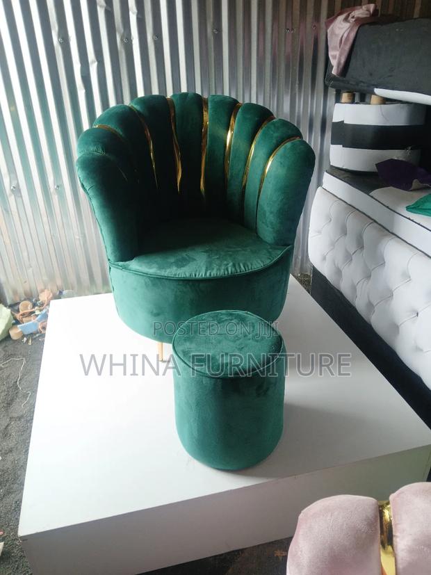 Pedicure Seat With a Platform - main view