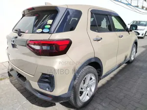 Toyota Raize 1.0 FWD 2021 Gold