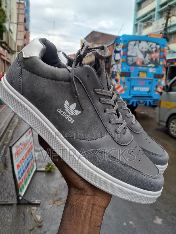 Adidas Casuals Gray Sneakers - thumbnail 4