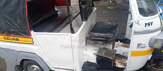 Piaggio 2018 White - thumbnail 4