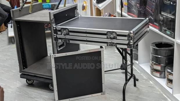 10 Unit Amplifier - Mixer And Sound Accessories Mobile Rack