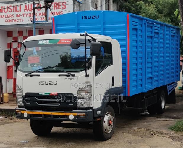 Isuzu Frr90 2023 White - thumbnail 2