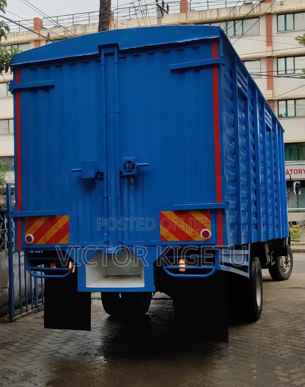 Isuzu Frr90 2023 White - thumbnail 3