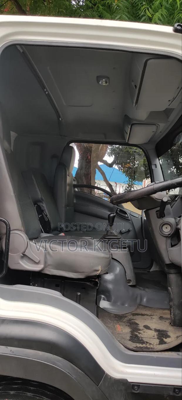 Isuzu Frr90 2023 White - thumbnail 9