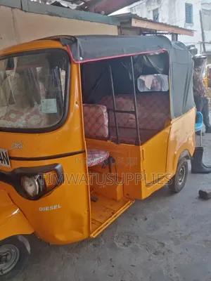 Piaggio Scooter 2021 Yellow
