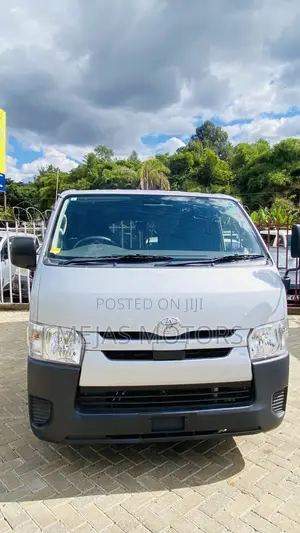 Toyota HiAce 2019 Silver
