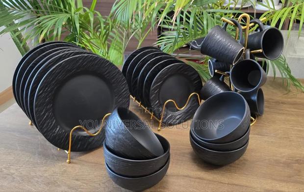 High Quality Black Dinner Set