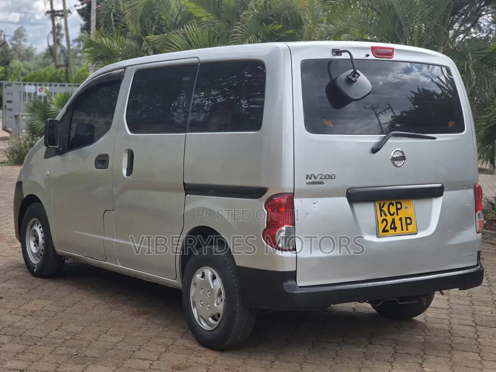Nissan NV200 2011 Silver
