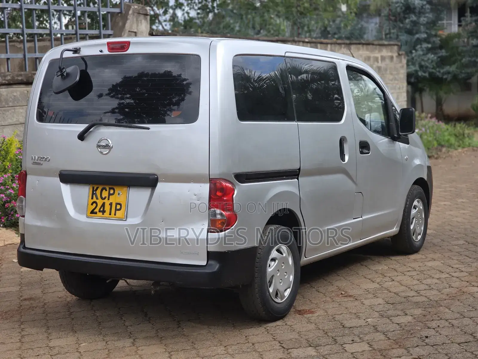 Nissan NV200 2011 Silver