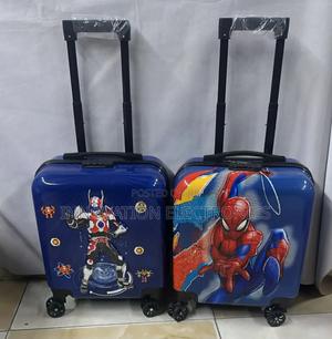 Kids’ Hard-Shell Suitcase Design, Lightweight With Wheels - thumbnail 2