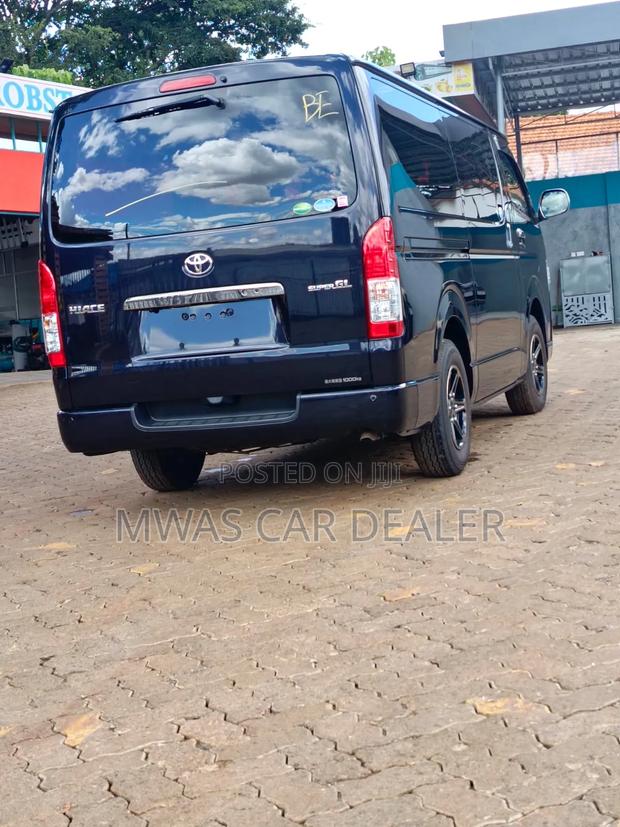 Toyota HiAce 2020 Black - thumbnail 2