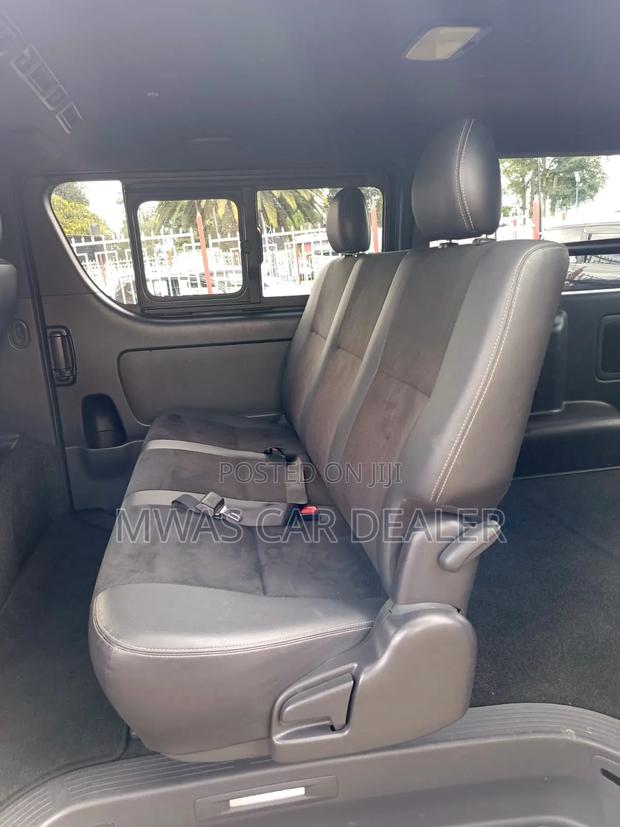 Toyota HiAce 2020 Black - thumbnail 8