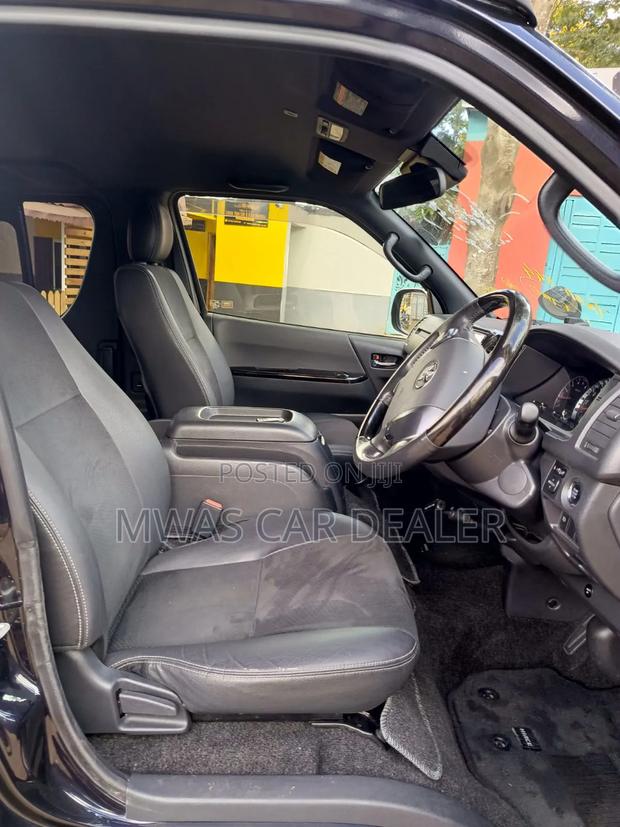Toyota HiAce 2020 Black - thumbnail 11