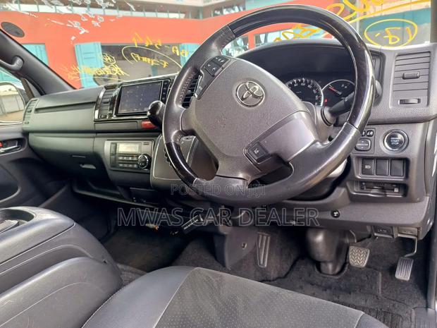 Toyota HiAce 2020 Black - thumbnail 12