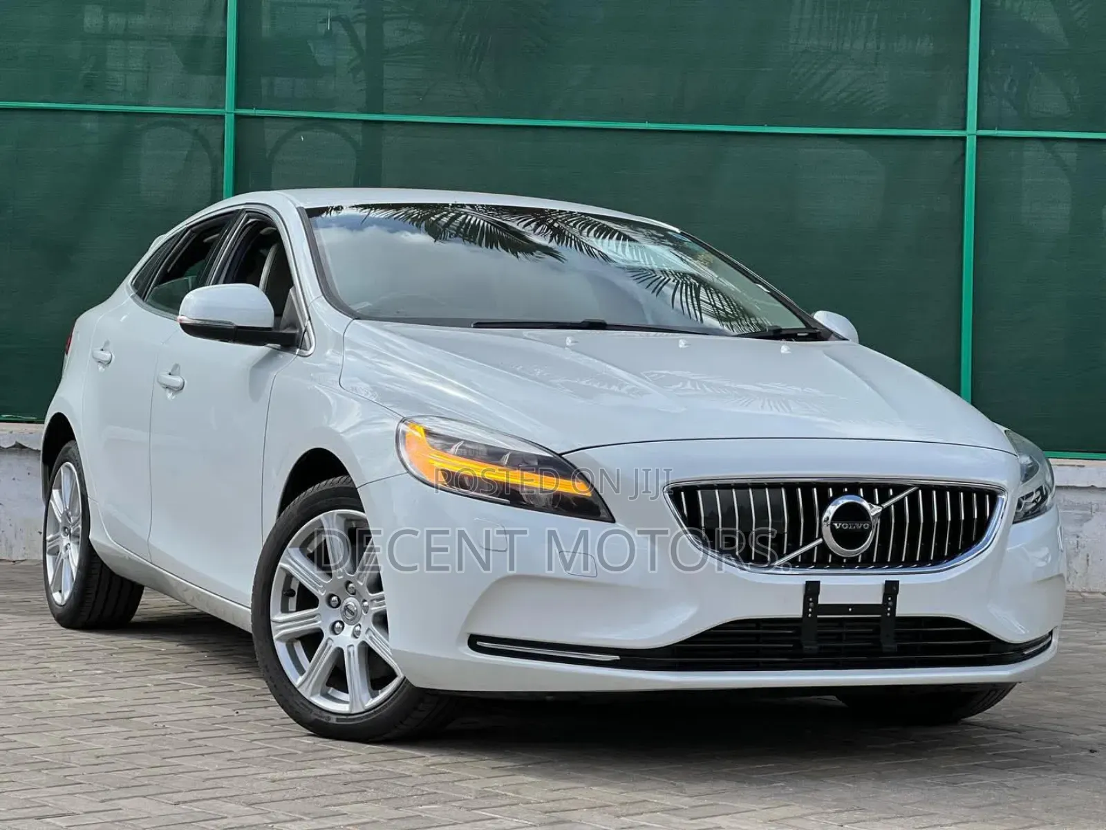 Volvo V40 2019 White